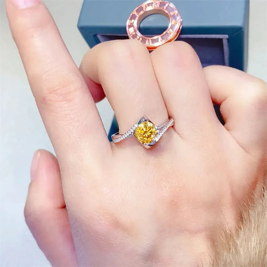 1 Carat Moissanite 925 Sterling Silver Ring — Yellow Modern