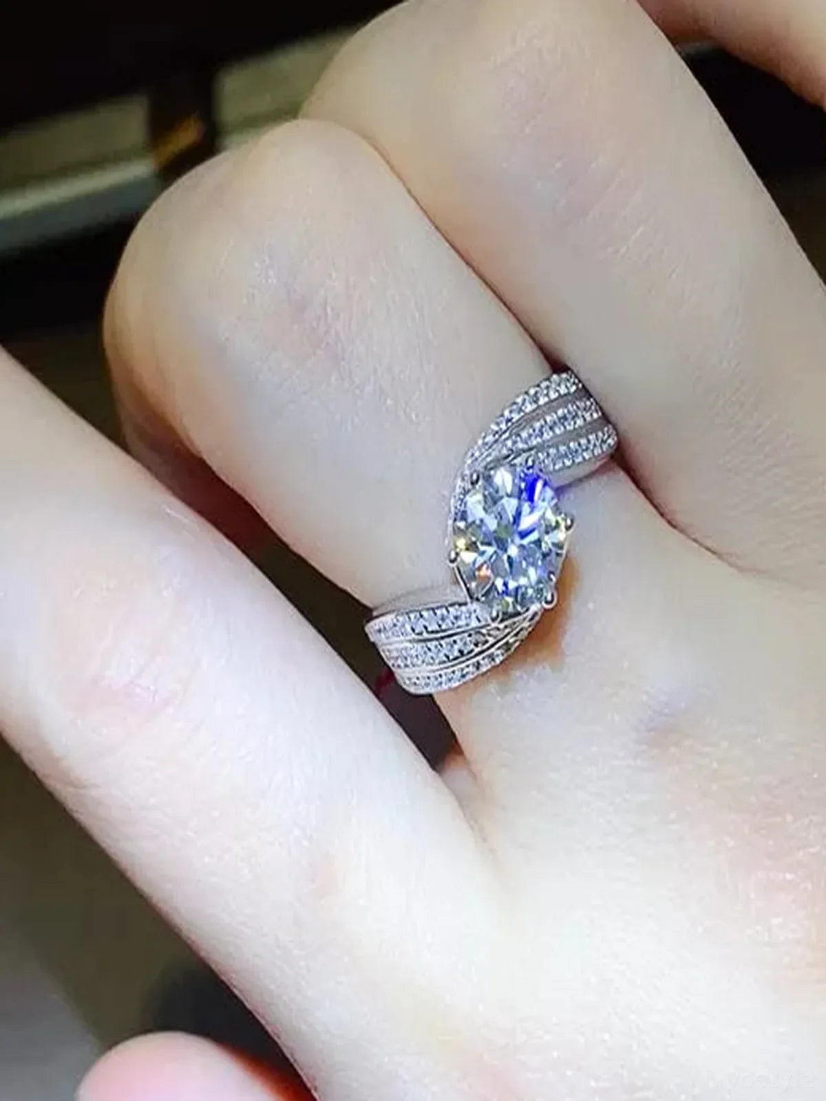 1 Carat Moissanite 925 Sterling Silver Ring — Minimalist Solitaire