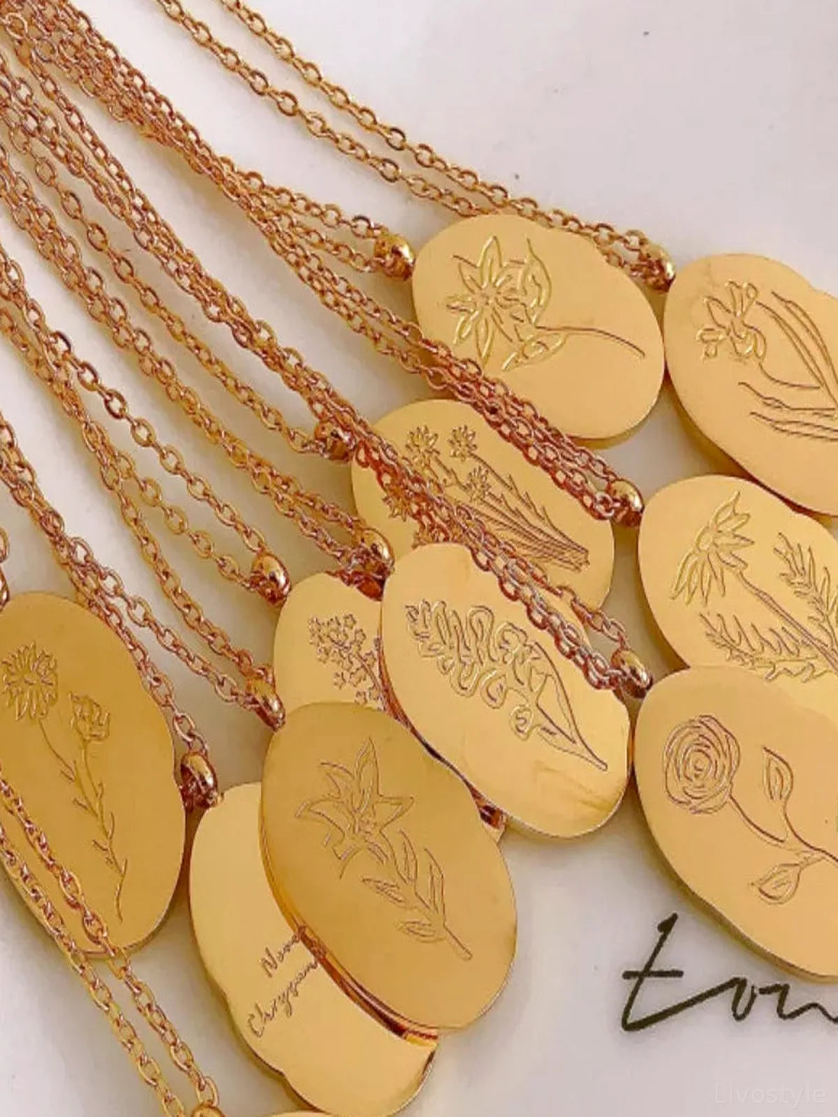 18K Gold-Plated Engraved Pendant Necklace